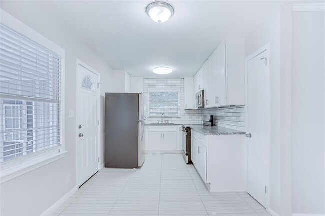 Building Photo - 3078 Rebecca Dr SW