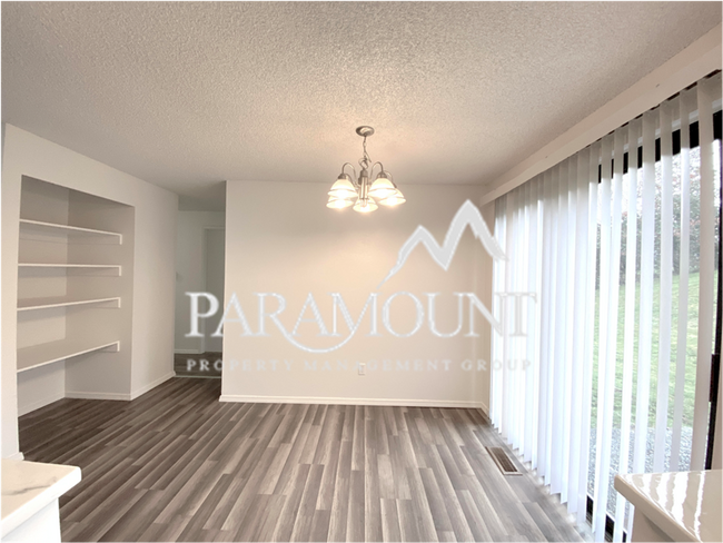 Building Photo - Newly Renovated 3 Bedroom!