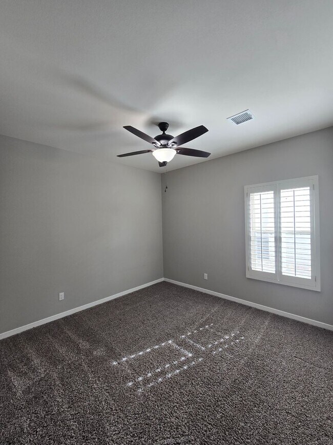 Building Photo - LUXURIOUS EASTSIDE HOME FOR RENT