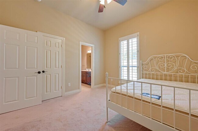 Building Photo - 5422 Linden Rose Ln