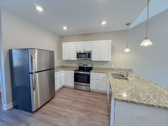 Building Photo - 114 Way Bill Cir