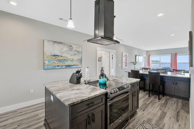 Building Photo - 486 Beatrice Point Rd