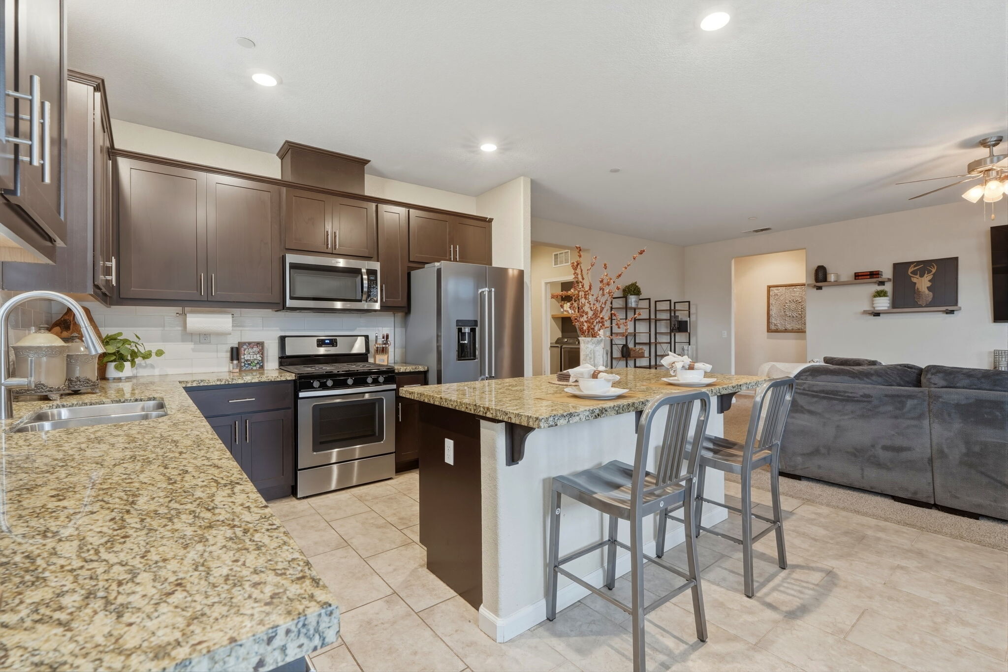 Building Photo - 1161 Greenbrier Dr