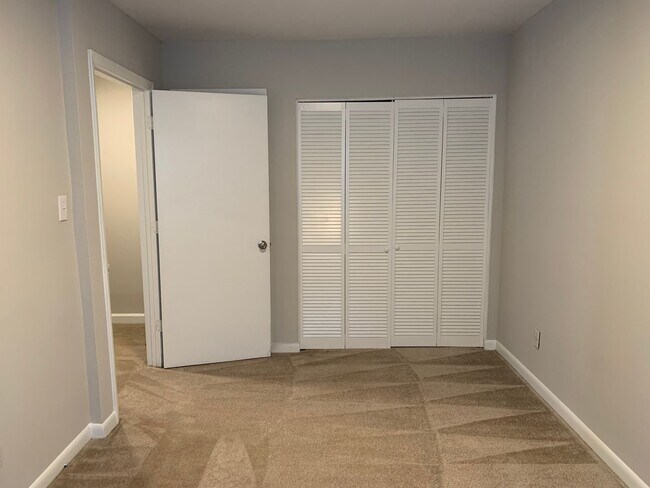 Building Photo - 4416