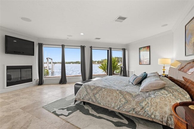 Building Photo - 2785 Bayside Dr S