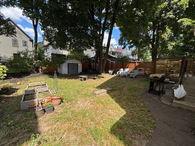 Building Photo - 8 Usher Rd