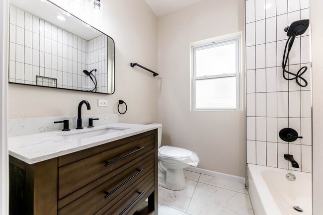 Building Photo - 18 S Austin Blvd