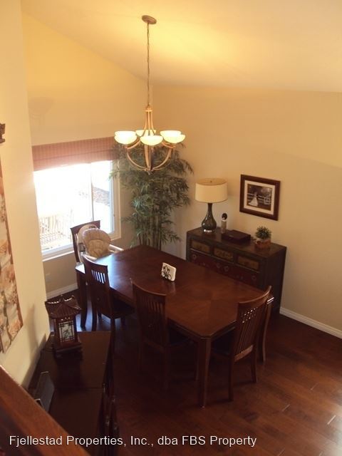 Building Photo - 4 br, 2.5 bath House - 10060 Branford Road