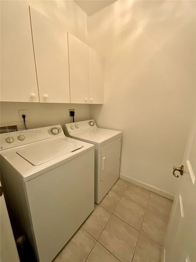 Building Photo - 5628 NW 113th Ave