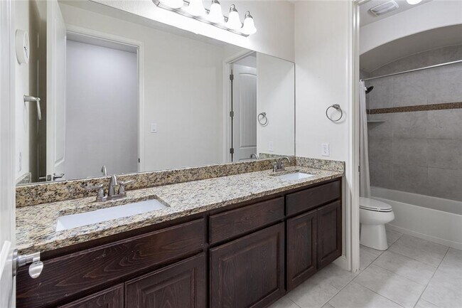 Building Photo - 3014 Paseo de Charros