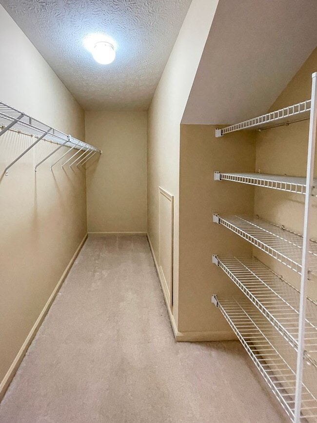 Building Photo - Near Local Shops and Restaurants