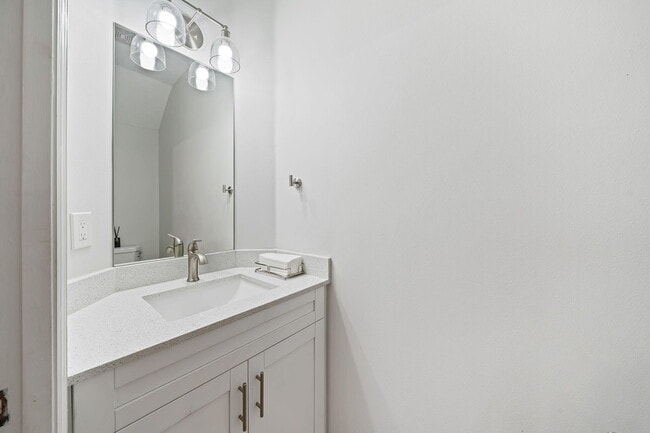 Building Photo - 6985 Brook Hollow Rd