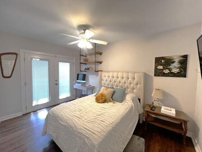 Building Photo - Furnished 2/2 Home in Crestview 3-12 month lease terms available