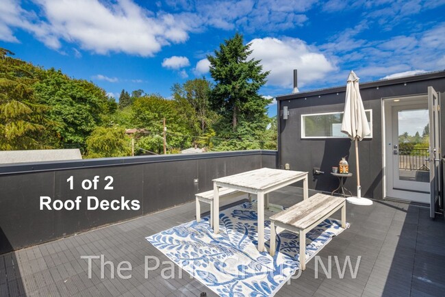 Building Photo - Modern 2BR Columbia City/Hillman City Town...