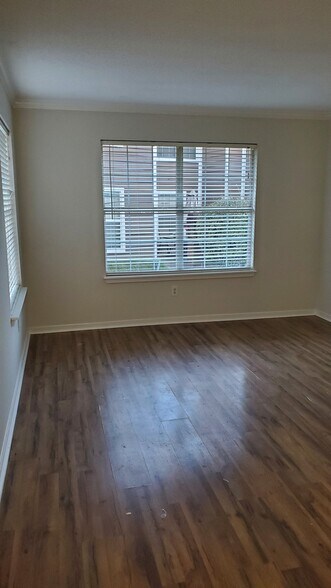 Building Photo - 128 Luden Dr