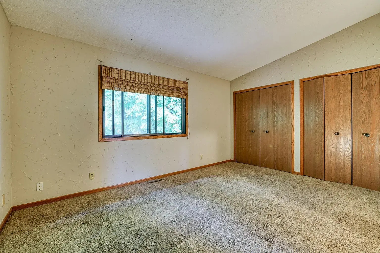 Building Photo - 105B South Dr
