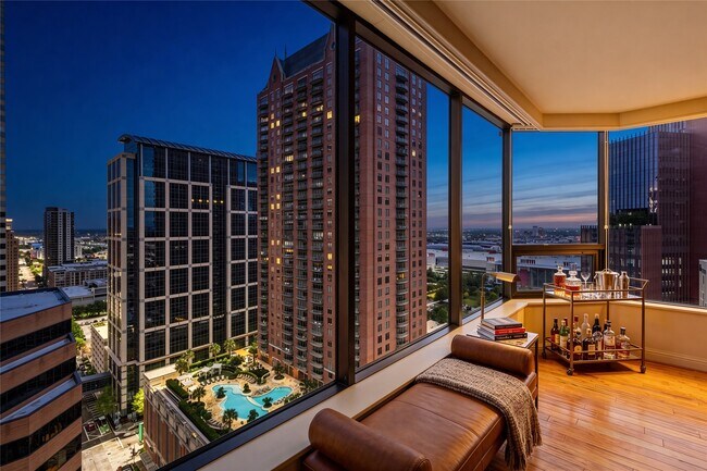 Building Photo - 1111 Caroline St