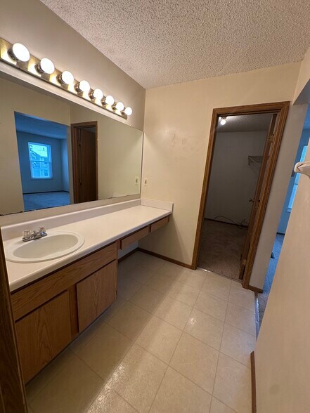 Building Photo - 5336 Bonner Dr