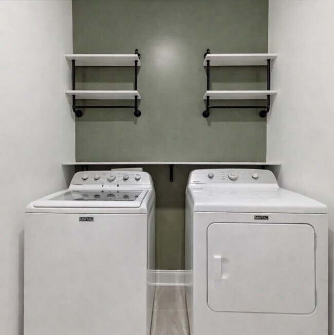 Building Photo - 104 Simon Cir