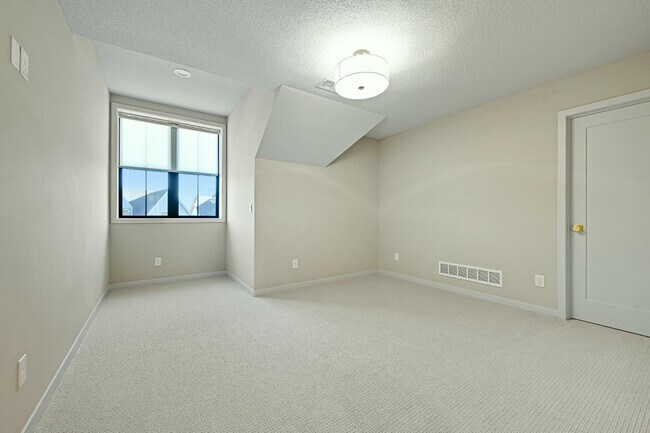 Building Photo - 16648 Garnett St