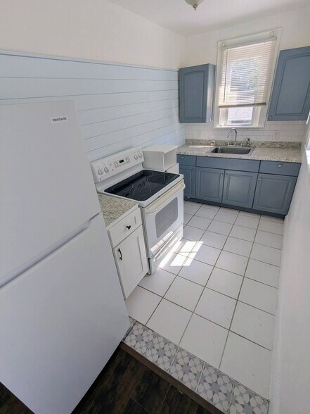 Building Photo - 209 10th St