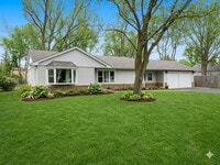 Building Photo - 2930 Dundee Rd