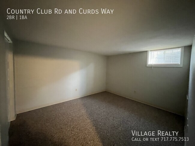 Building Photo - 671 Country Club Rd
