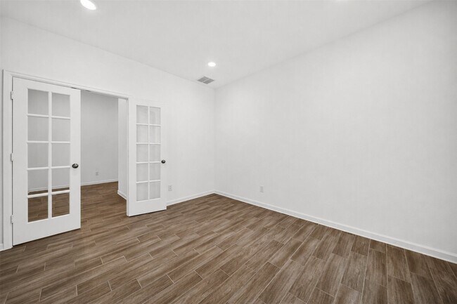 Building Photo - 6330 Ontario Dr