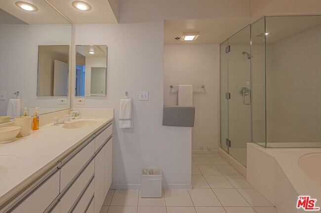 Building Photo - 2960 Neilson Way