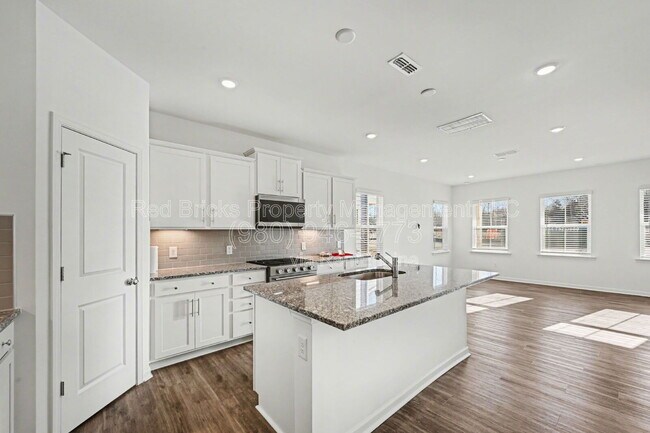 Building Photo - 3629 Edisto Pl