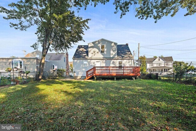 Building Photo - 423 Ingleside Ave