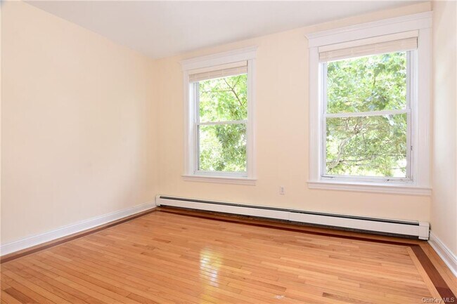 Building Photo - 106 Fourth Ave