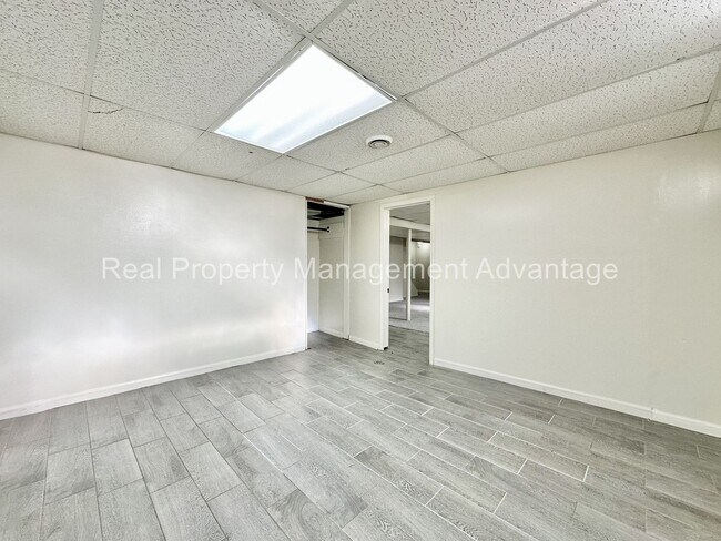 Building Photo - Fully Rebuilt 4-Bedroom Home with Spacious Backyard in Oak Park