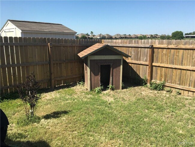 Building Photo - 7507 N 55th Ln