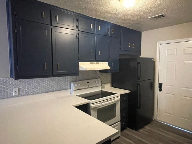 Building Photo - 5381-5383 Ridgemere Ct