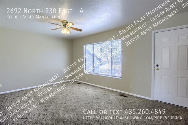 Building Photo - Large 2 Bed/1 Bath Upstairs Apartment In N...