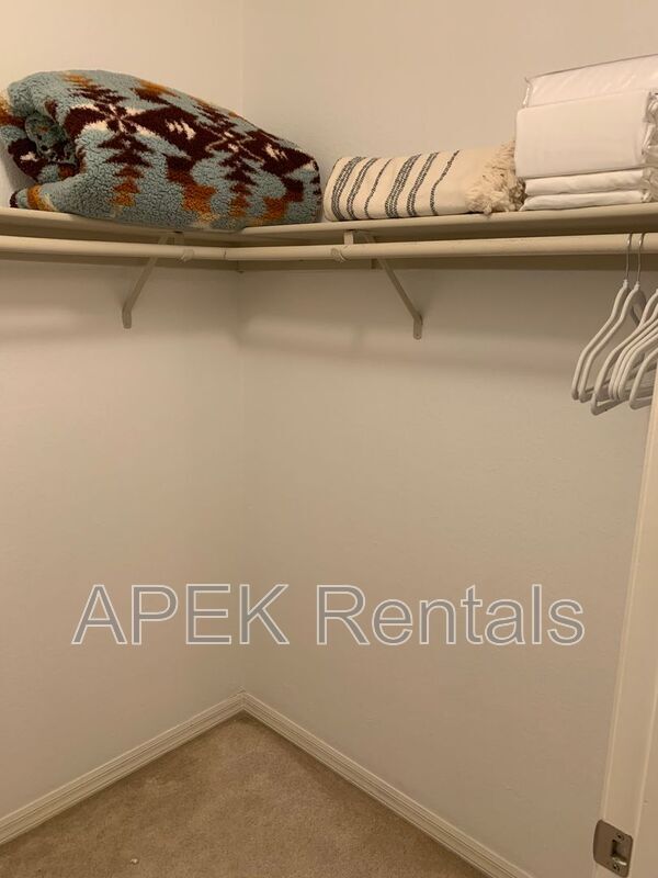 Building Photo - 61493 Desert Air Rd