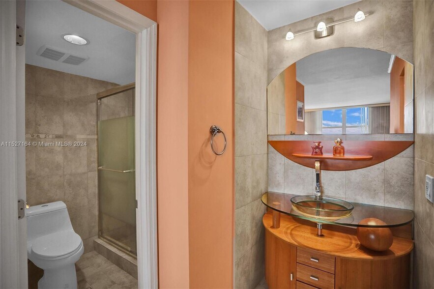 Building Photo - 2401 S Ocean Dr