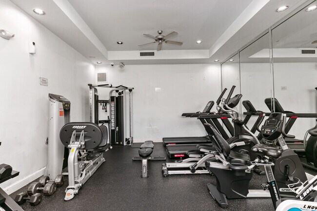 Building Photo - 505 Villa Cir