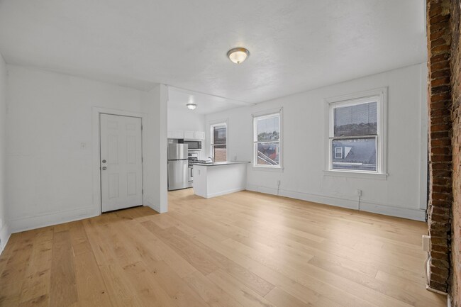 Building Photo - 2204 E Carson St