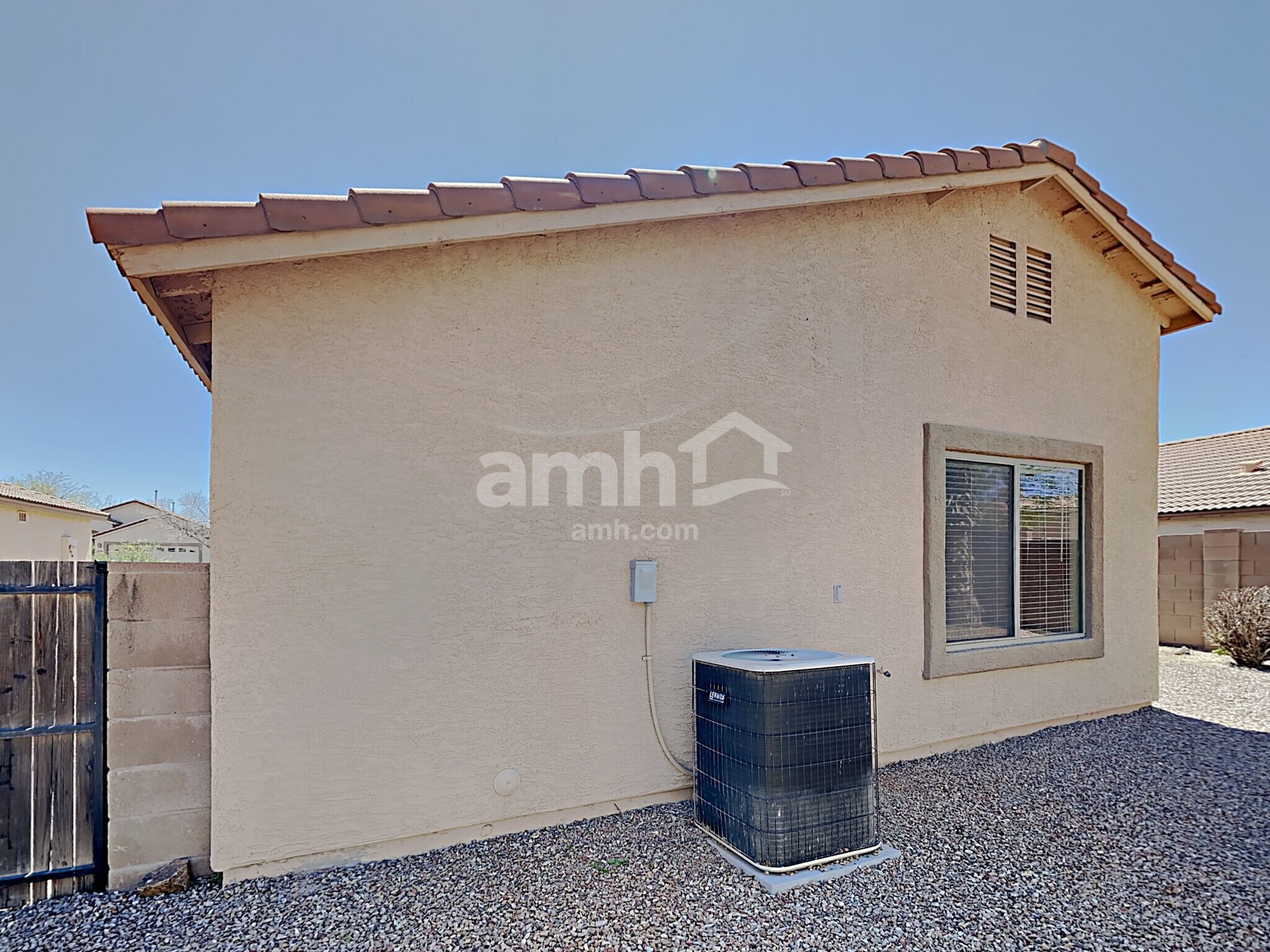 Building Photo - 11110 W Willow Field Dr