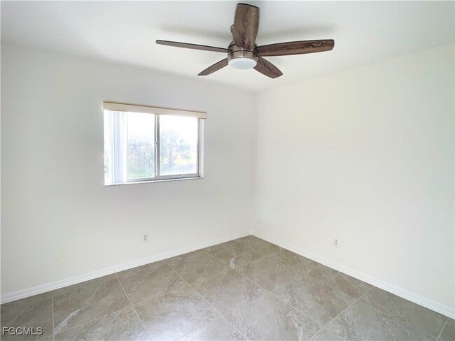 Building Photo - 1417 SE 8th Ave