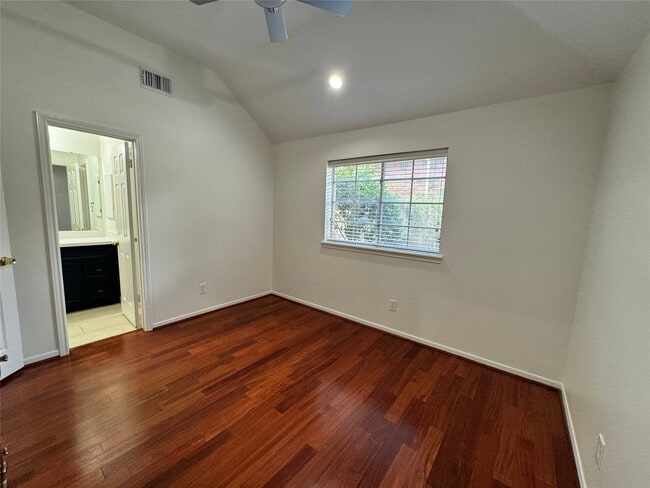 Building Photo - 1718 Berkoff Dr