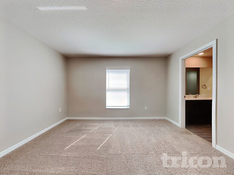 Building Photo - 304 Kensington View Dr