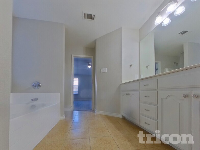 Building Photo - 812 San Felipe Trail