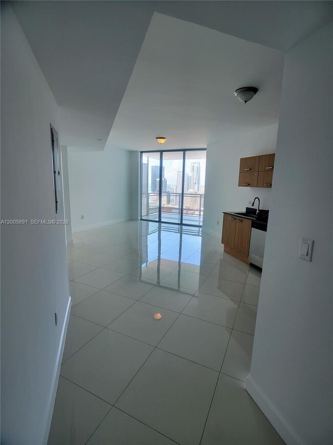 Building Photo - 350 S Miami Ave