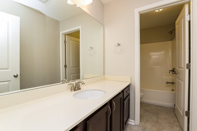 Building Photo - 5051 Saphire Ct