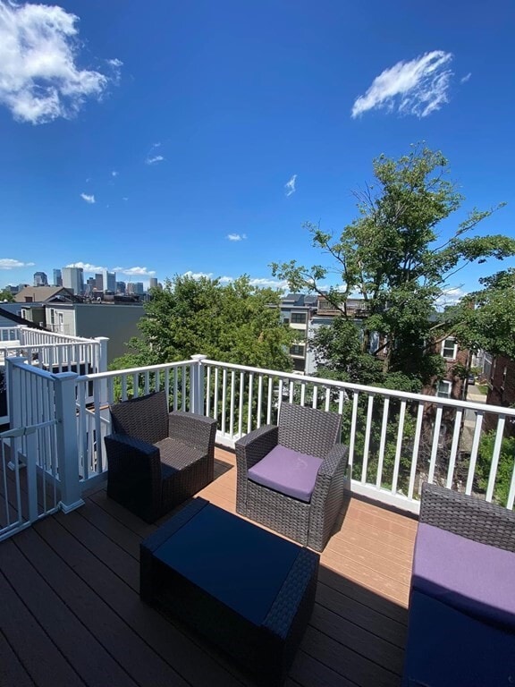 Building Photo - 323 Athens St