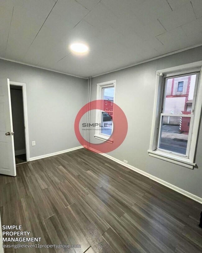 Building Photo - 625 Willow St
