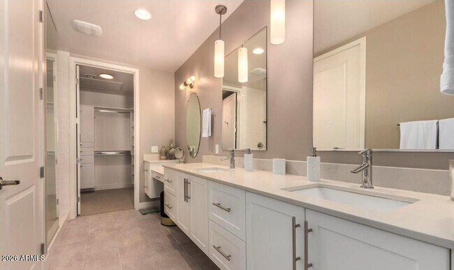 Building Photo - 7300 E Earll Dr